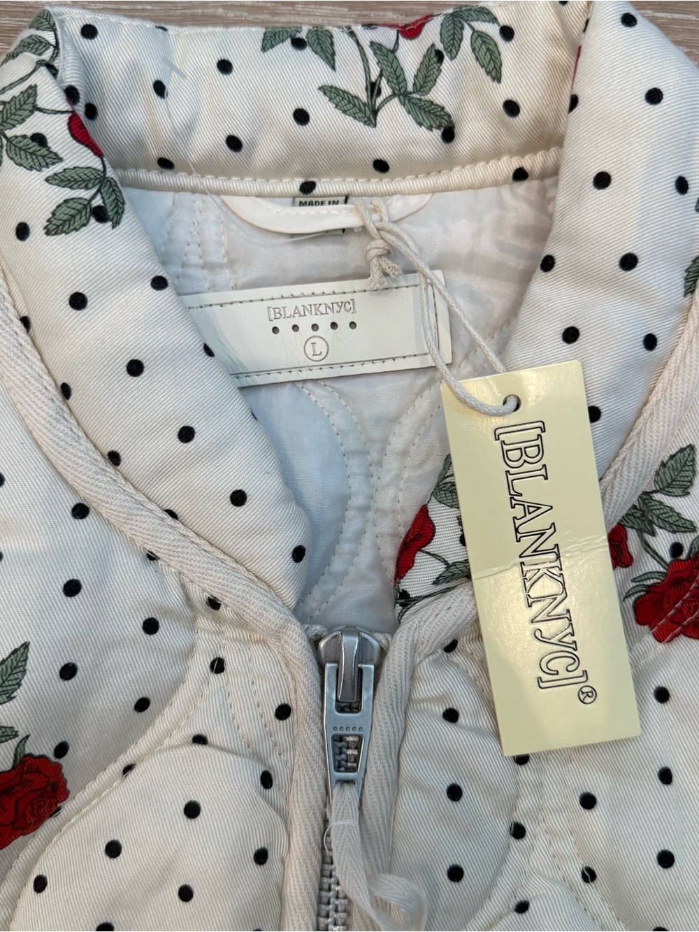 Blank NYC Cream Quilted Bomber Jacket with Red Rose Print Size Large - Picture 4 of 6